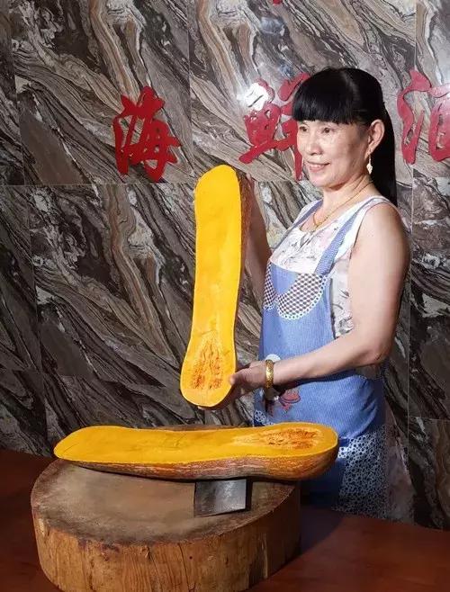 種南瓜竟然種出“麻煩”了，瓜販搶購，電視臺記者也趕來了